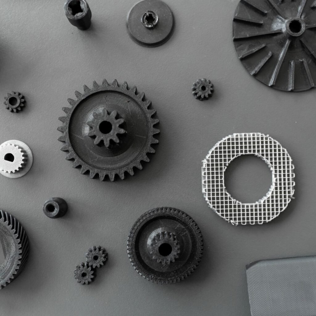 3d printed objects on the table in the laboratory nxudsw5 (1)